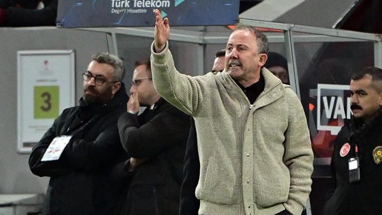 Osimhen yüzde 100 atılmalıydı Sergen Yalçın derbi sonrası açtı ağzını yumdu gözünü
