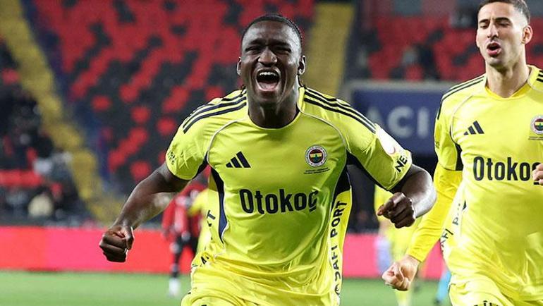 Son haftalarda yıldızlaştı Fenerbahçenin genç yıldızı Sidiki Cherif performansıyla fark yarattı
