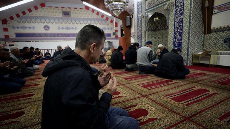 İl İl Bayram Namazı Saatleri 2026 - Ramazan Bayramı namazı saat kaçta, ne zaman kılınacak 20 Mart bayram namazı vakitleri İstanbul, Ankara, İzmir, Bursa, Antalya, Gaziantep (Diyanet Bayram Namazı Saatleri)