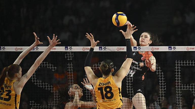 Kupa Voleyde zafer VakıfBankın Rekoru tek başına ele geçirdi... VakıfBank - Eczacıbaşı Dynavit maç sonucu 3-1