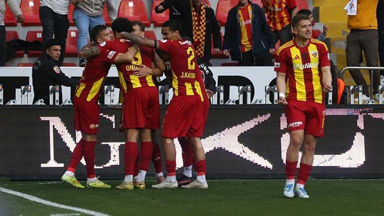 (ÖZET) Kayseri yarışa tutundu, altın değerinde 3 puan... Kayserispor - Rizespor maç sonucu 2-0