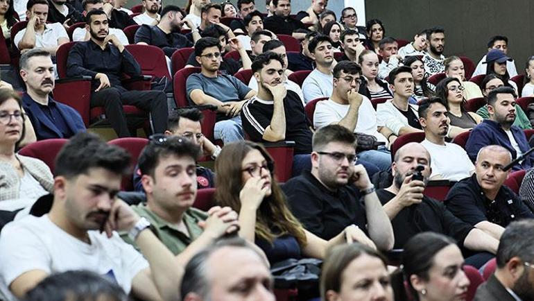 Dr. Mehmet Muharrem Kasapoğlu, Kamu Yönetimi öğrencileri ile buluştu: Attığınız imzaların asıl sahibinin millet olduğunu bir an bile aklınızdan çıkarmayın