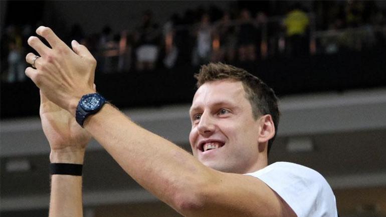 Fenerbahçenin unutulmaz ismi Jan Vesely, parkelere veda ediyor