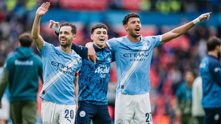 FA Cupta şampiyon Manchester City Bernardo Silva kupayla veda etti