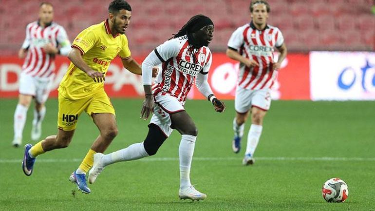 Samsunspor sezonu net galibiyetle tamamladı... Samsunspor - Göztepe maç sonucu 3-0