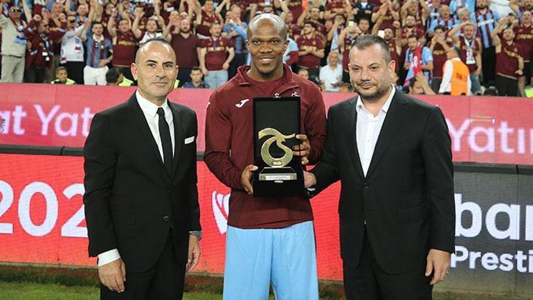 Nwakaeme ve Visca son kez... Trabzonspordan iki futbolcuya plaketli veda