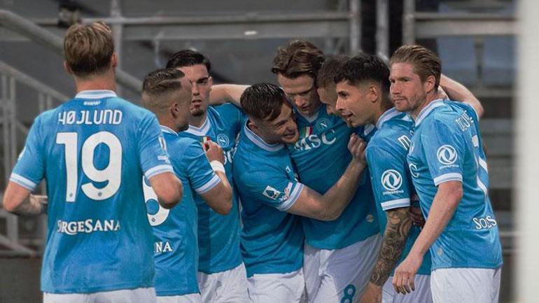Napoli Rasmus Hojlundun tapusunu aldı
