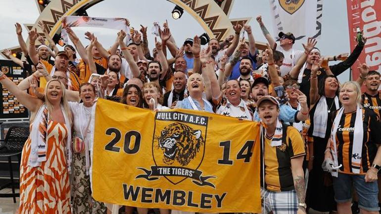 Acun Ilıcalı, Hull City taraftarlarıyla Antalyada buluştu