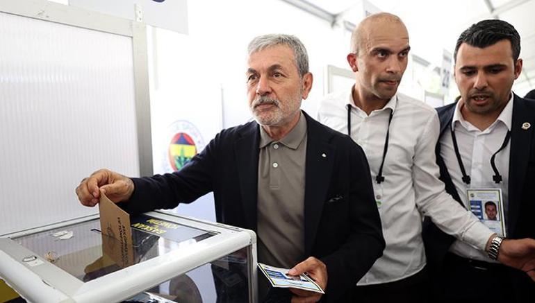 Fenerbahçede Aykut Kocamanın ekibi belli oldu Efsane isim geri dönüyor
