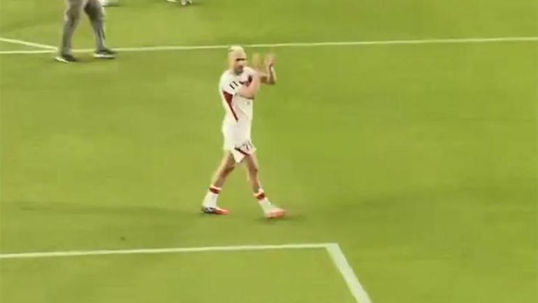 Milli Takım ıslıklandı Kerem Aktürkoğlu taraftarla atıştı | Barış Alper Yılmazdan şaşırtan hareket