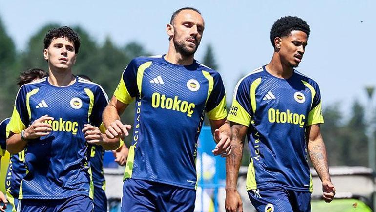Fenerbahçeye Vedat Muriqi şoku Antrenmanı sedye ile terk etti