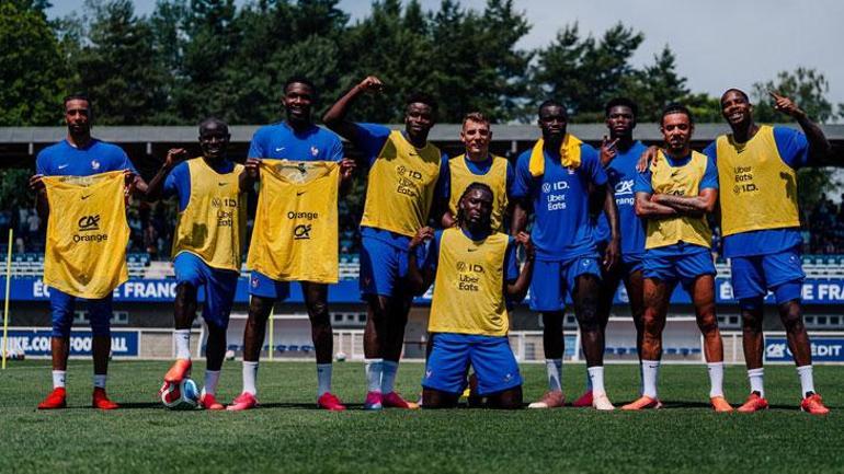 Fenerbahçeli NGolo Kante Fransa-İsveç maçı öncesi antrenmanda sakatlandı