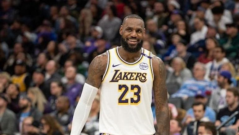 Bir dönem sona erdi LeBron James Lakersa veda etti