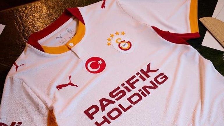Galatasaray yeni sezon formalarını tanıttı