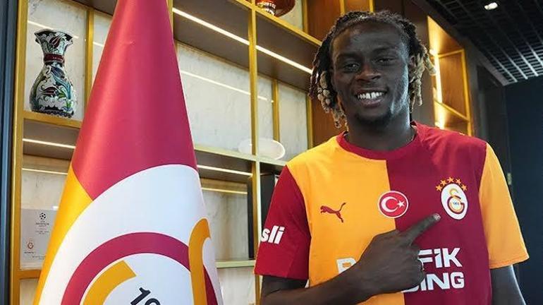 Galatasarayda Barış Alper Yılmaz’dan Okan Buruk sözleri: Başarılarımda çok büyük emeği var