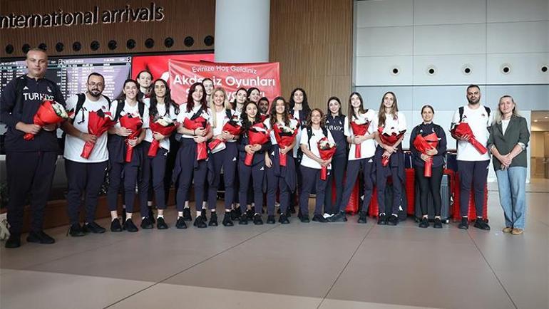 Şampiyon Sultanlar yurda döndü Bu madalya hepimizin gururu