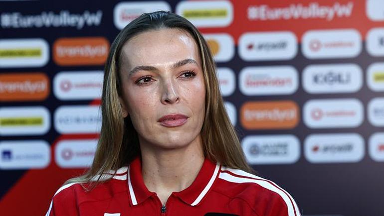 Santarelli ve Eda Erdemden Sırbistan mesajı Filenin Sultanlarının yarı final maçı öncesi...