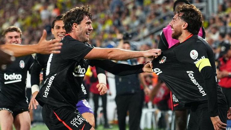 DEV PRİM Beşiktaş Başkanı Serdal Adalı derbi zaferi sonrası soyunma odasına indi