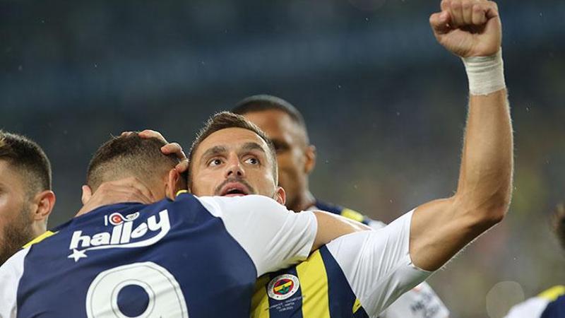 Dzeko kicks off Süper Lig with brace as Fenerbahçe slam Gaziantep